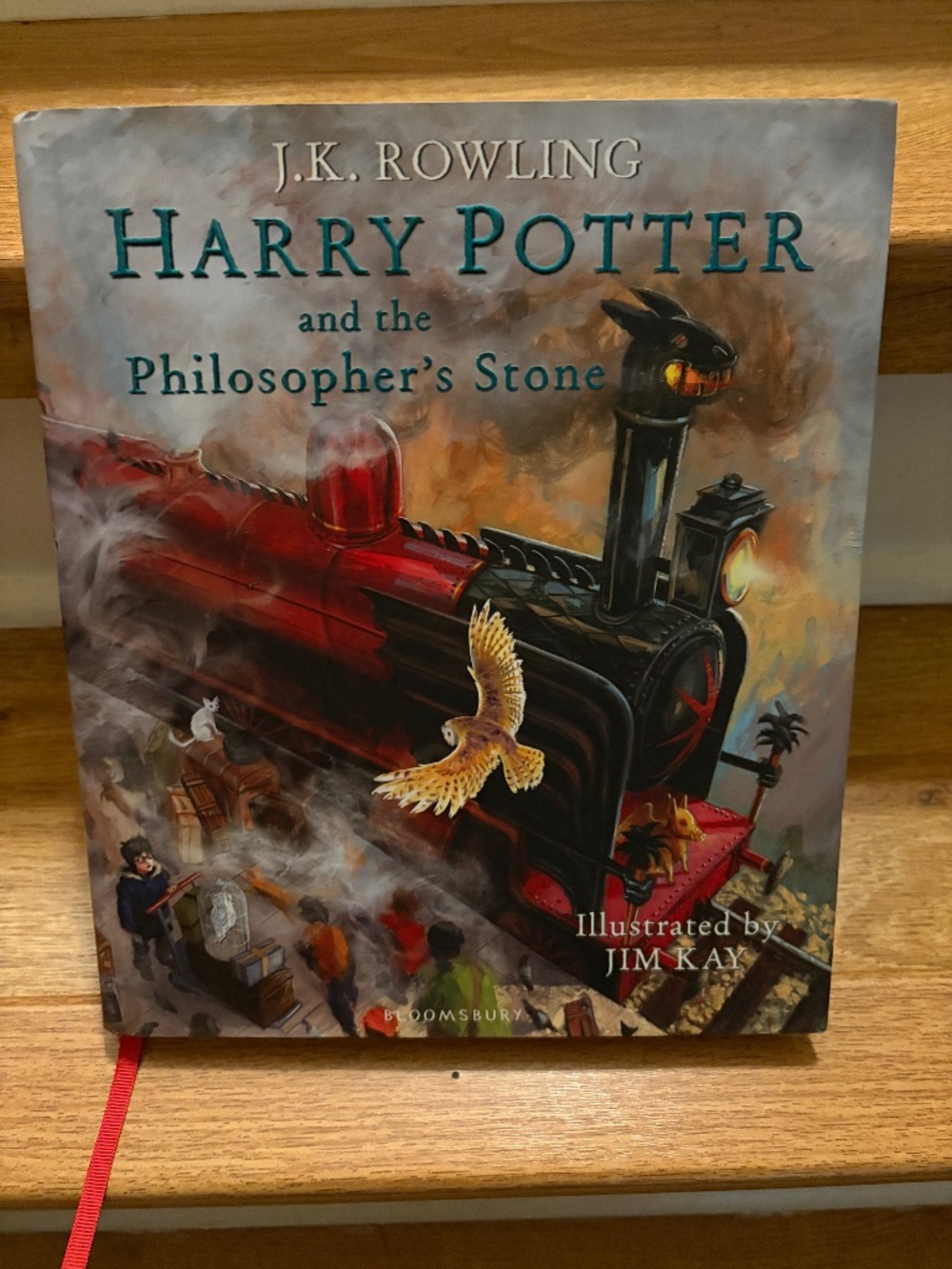 Harry Potter and the Philosopher's Stone: Illustrated Edition